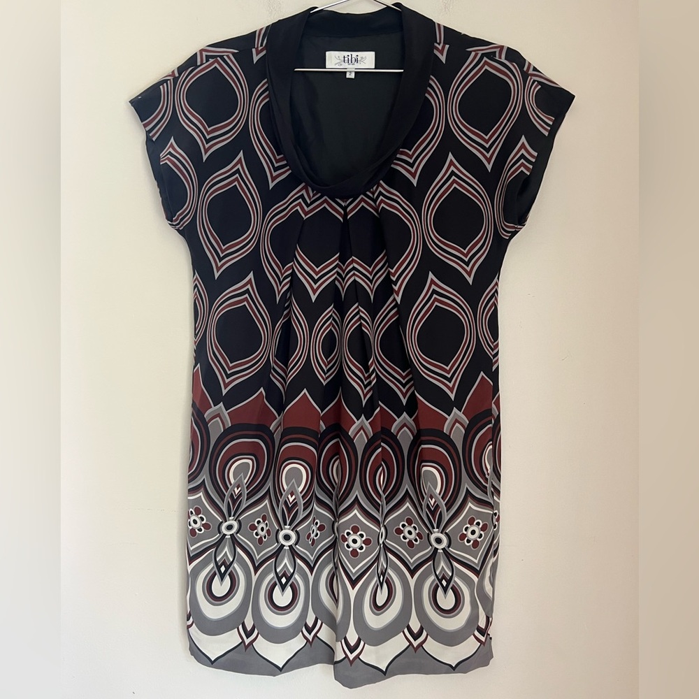 Tibi Silk Shift Dress Women’s 2/ S Pleated Black Geometric Print Short Sleeve